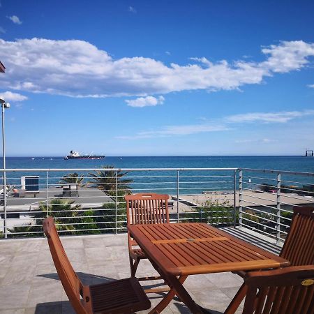 Appartamento Deluxe Con Terrazza Sul Mare Savona Exterior foto