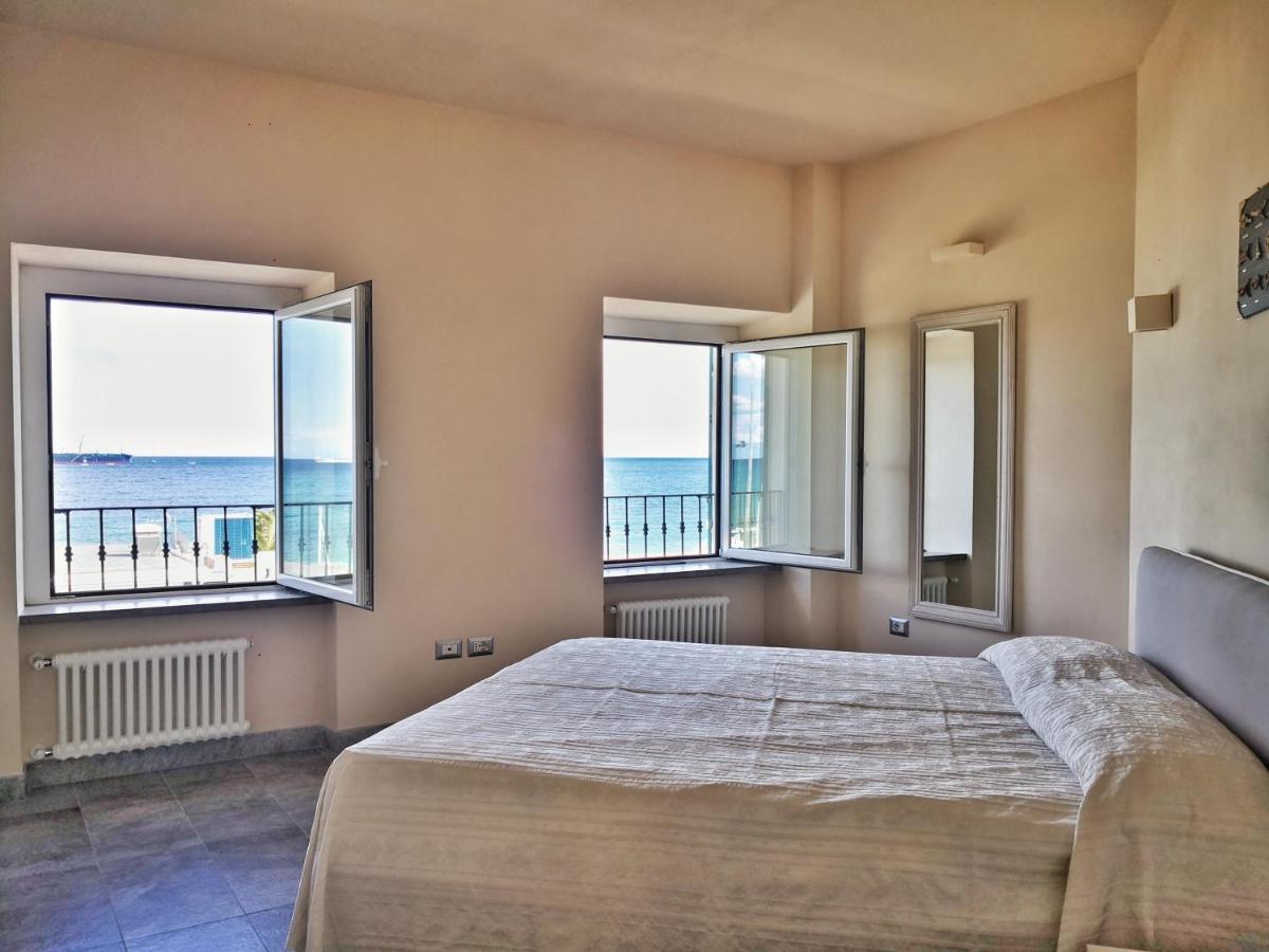 Appartamento Deluxe Con Terrazza Sul Mare Savona Exterior foto
