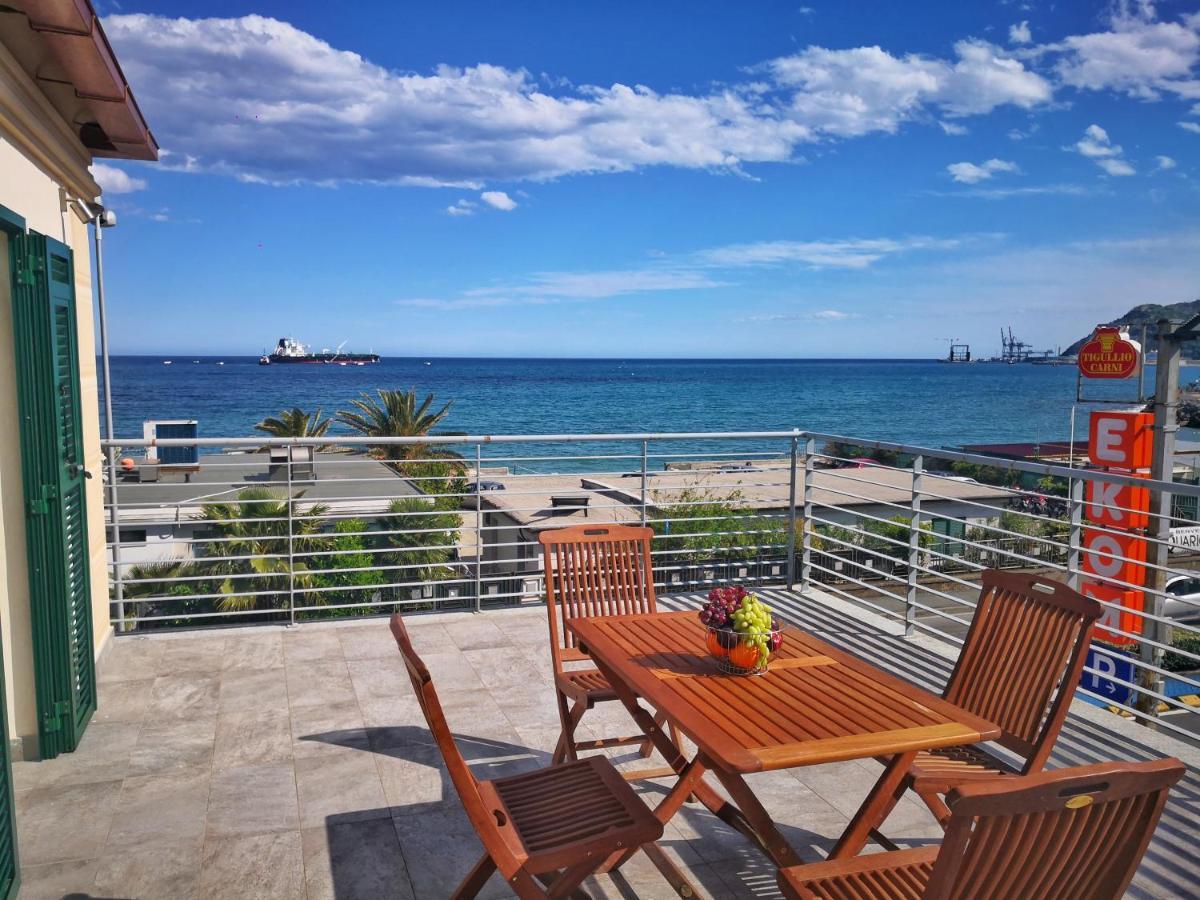 Appartamento Deluxe Con Terrazza Sul Mare Savona Exterior foto
