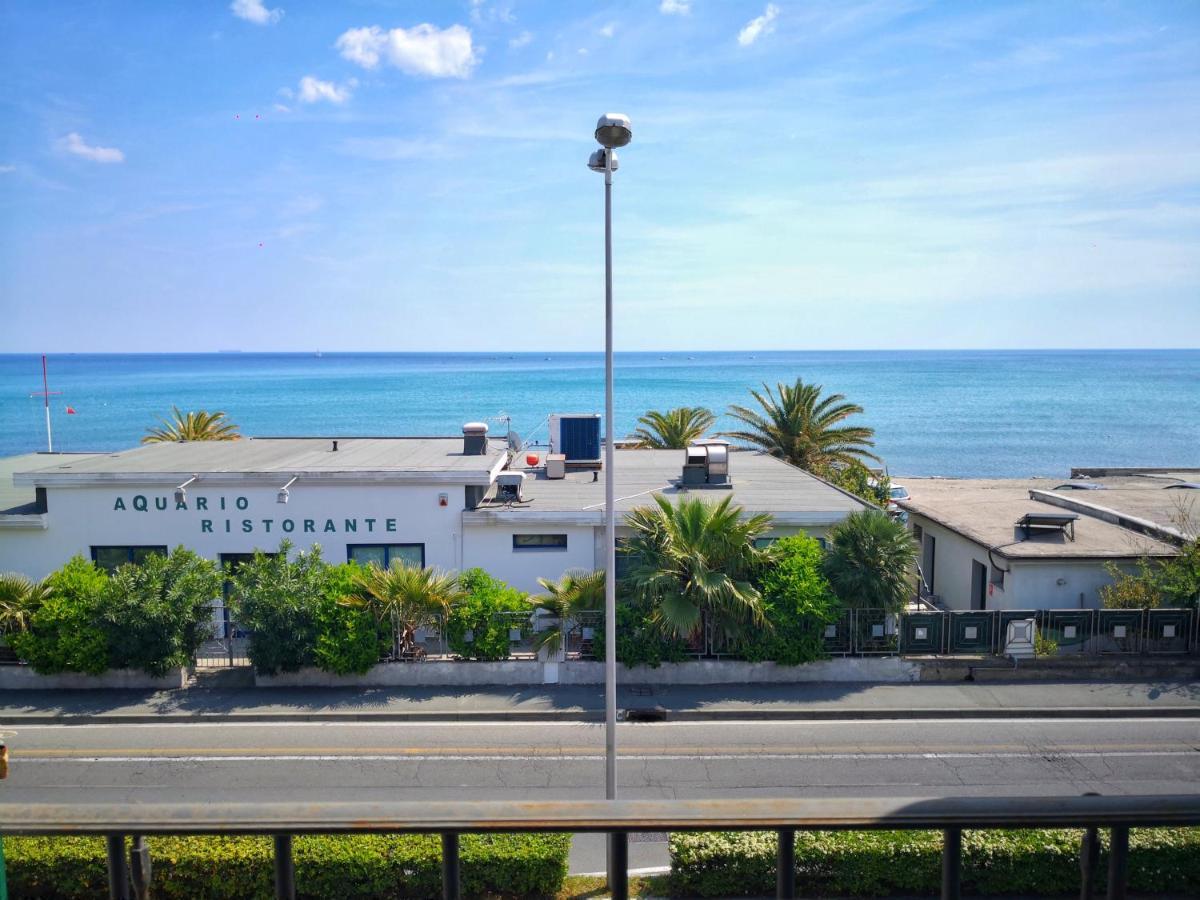 Appartamento Deluxe Con Terrazza Sul Mare Savona Exterior foto