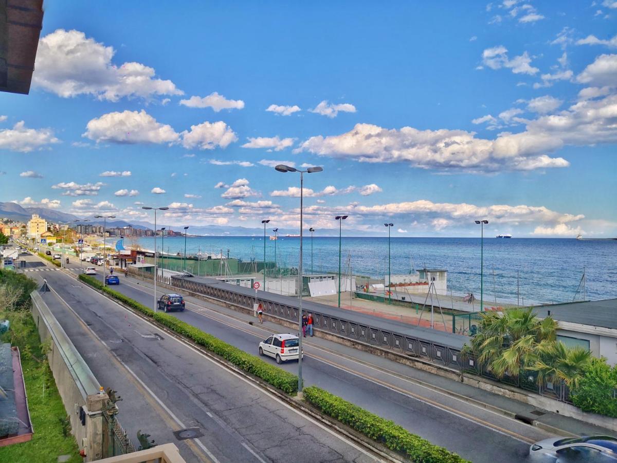 Appartamento Deluxe Con Terrazza Sul Mare Savona Exterior foto
